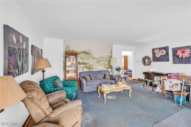 969 East Avenue, Tallmadge, OH 44278