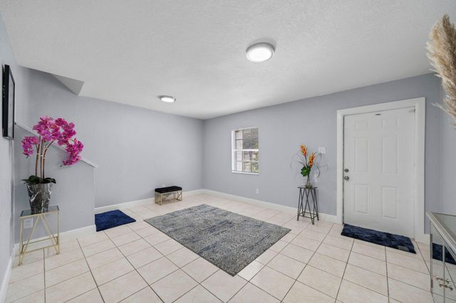 4527 NW 191st Terrace, Miami Gardens, FL 33055