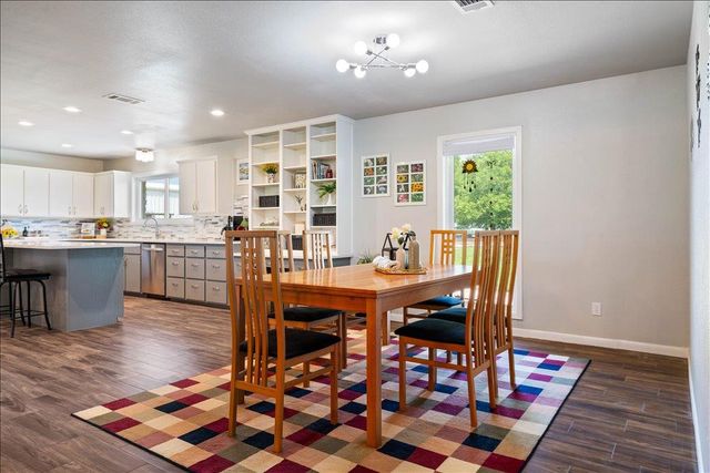 311 WINDY LN, Taylor, TX 76574