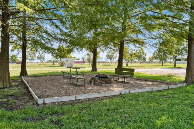 311 WINDY LN, Taylor, TX 76574