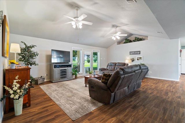 311 WINDY LN, Taylor, TX 76574