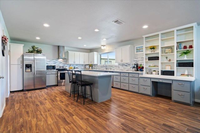 311 WINDY LN, Taylor, TX 76574