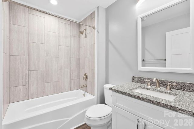 1844 Willow Road, Hendersonville, NC 28739