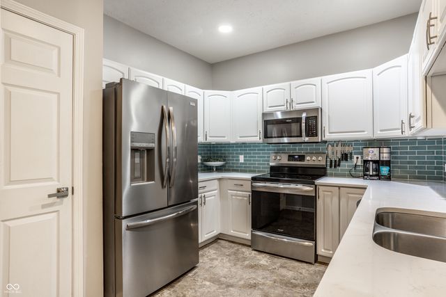 5744 Spruce Knoll Court, Indianapolis, IN 46220