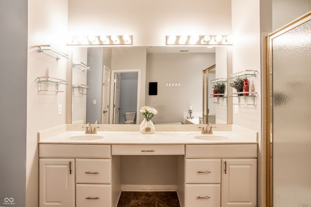 5744 Spruce Knoll Court, Indianapolis, IN 46220