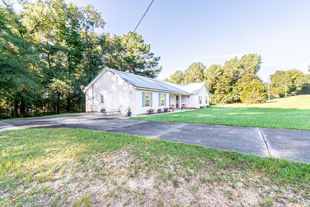 792 County Rd 60, Skipperville, AL 36374