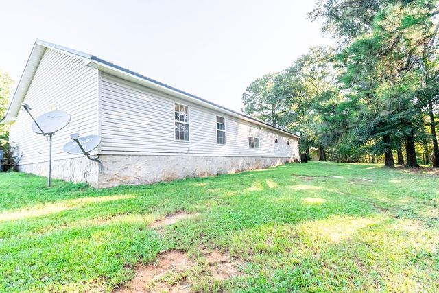792 County Rd 60, Skipperville, AL 36374