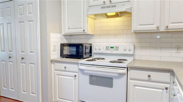 42 Stonelake Circle, Savannah, GA 31419