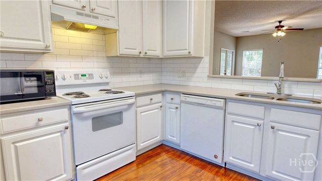 42 Stonelake Circle, Savannah, GA 31419