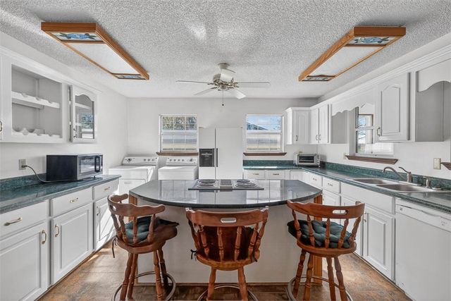 1448 Horseshoe Cove Road, Waverly, GA 31565