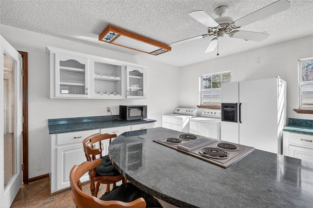 1448 Horseshoe Cove Road, Waverly, GA 31565