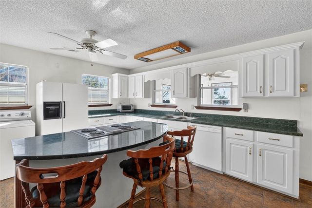 1448 Horseshoe Cove Road, Waverly, GA 31565