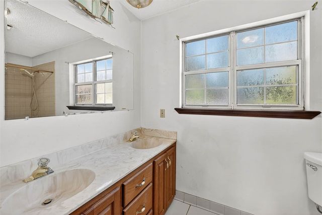 1448 Horseshoe Cove Road, Waverly, GA 31565