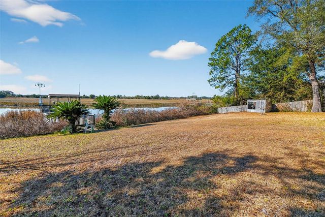 1448 Horseshoe Cove Road, Waverly, GA 31565