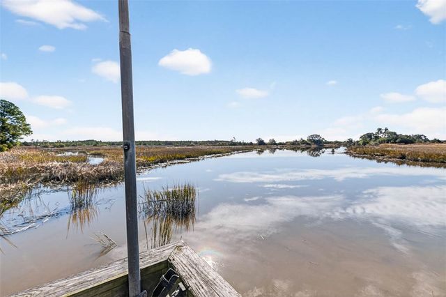 1448 Horseshoe Cove Road, Waverly, GA 31565