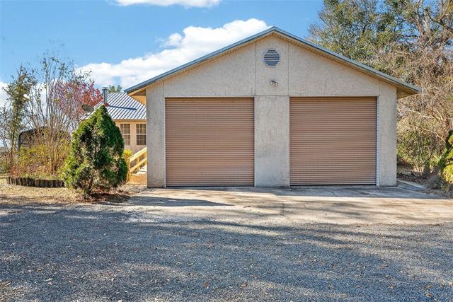 1448 Horseshoe Cove Road, Waverly, GA 31565