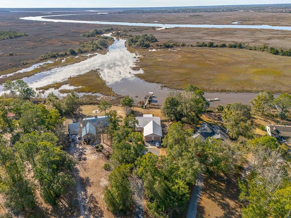 1448 Horseshoe Cove Road, Waverly, GA 31565