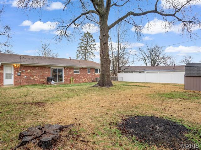 10 Meckfessel Drive, Fairview Heights, IL 62208