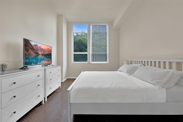 19501 W Country Club Dr 208, Aventura, FL 33180