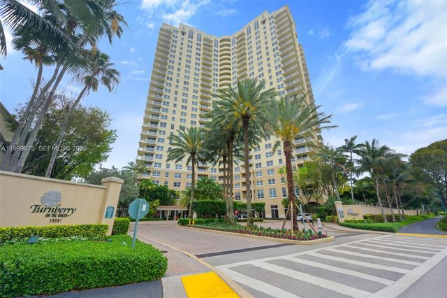 19501 W Country Club Dr 208, Aventura, FL 33180