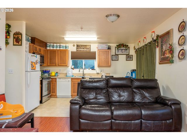 3317 Se 122ND Ave 14, Portland, OR 97236