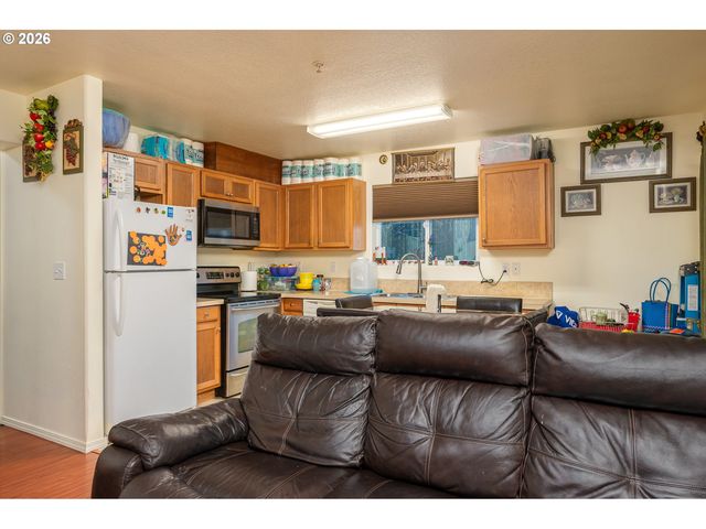 3317 Se 122ND Ave 14, Portland, OR 97236