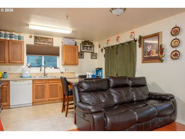 3317 Se 122ND Ave 14, Portland, OR 97236