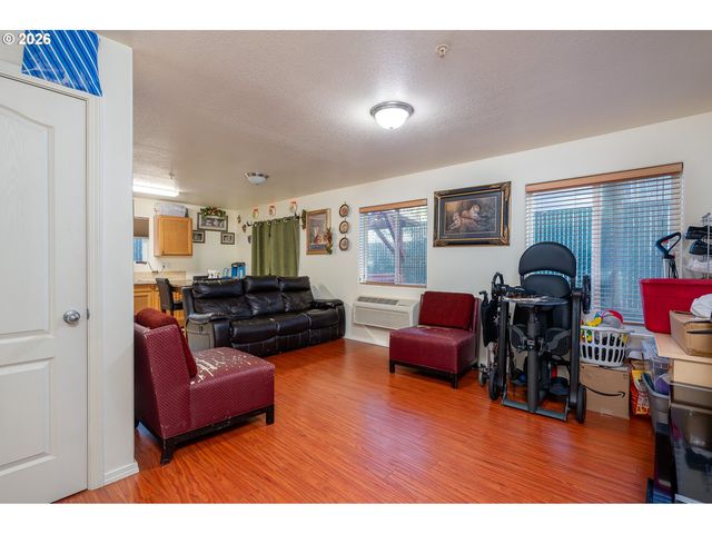 3317 Se 122ND Ave 14, Portland, OR 97236