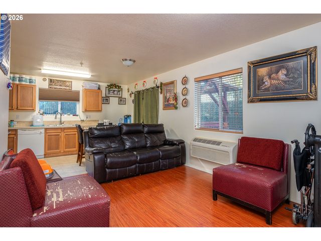 3317 Se 122ND Ave 14, Portland, OR 97236