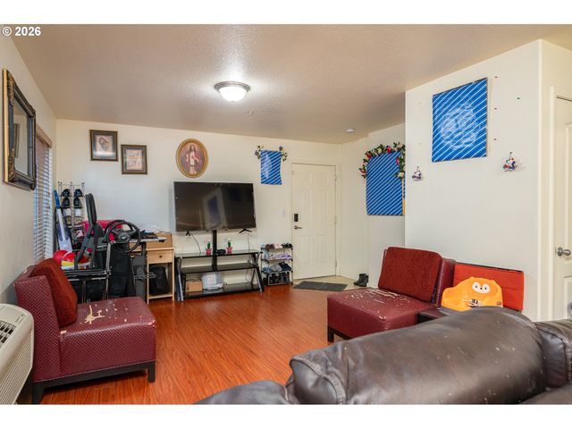 3317 Se 122ND Ave 14, Portland, OR 97236
