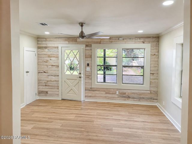 303 Thelma Drive, Lafayette, LA 70506