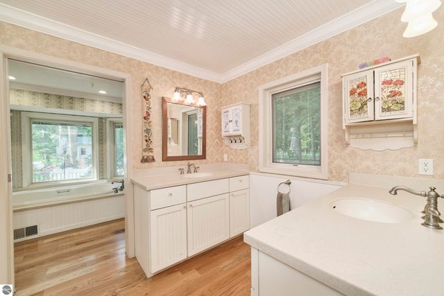 9670 S County Line Road, Manistee, MI 49660