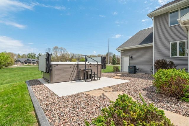 3400 AMBER LANE, Green Bay, WI 54311