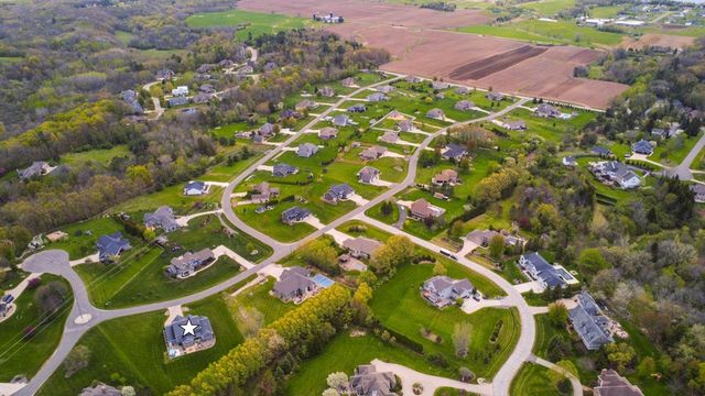 3400 AMBER LANE, Green Bay, WI 54311
