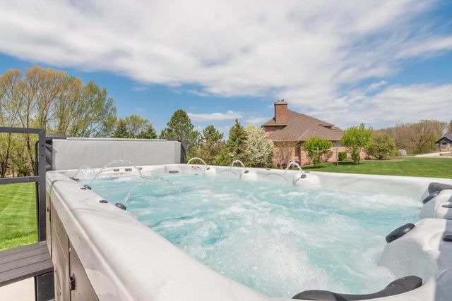 3400 AMBER LANE, Green Bay, WI 54311