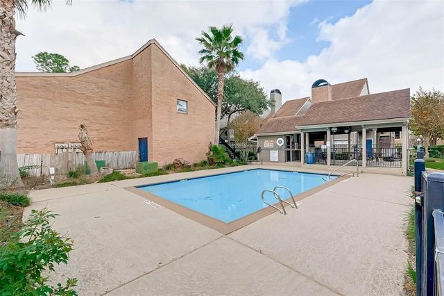 6601 Sands Point Drive 34, Houston, TX 77074