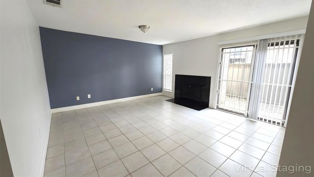 6601 Sands Point Drive 34, Houston, TX 77074