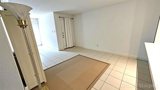 6601 Sands Point Drive 34, Houston, TX 77074