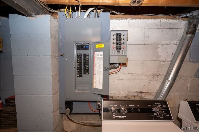 370 Green Street, Lockport City, NY 14094