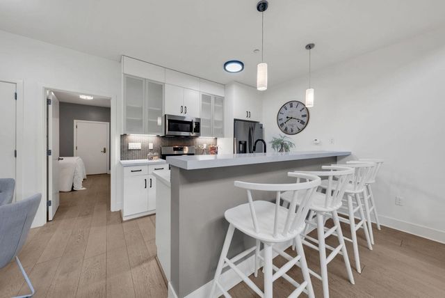 1565 32nd ST APT 2, Oakland, CA 94608