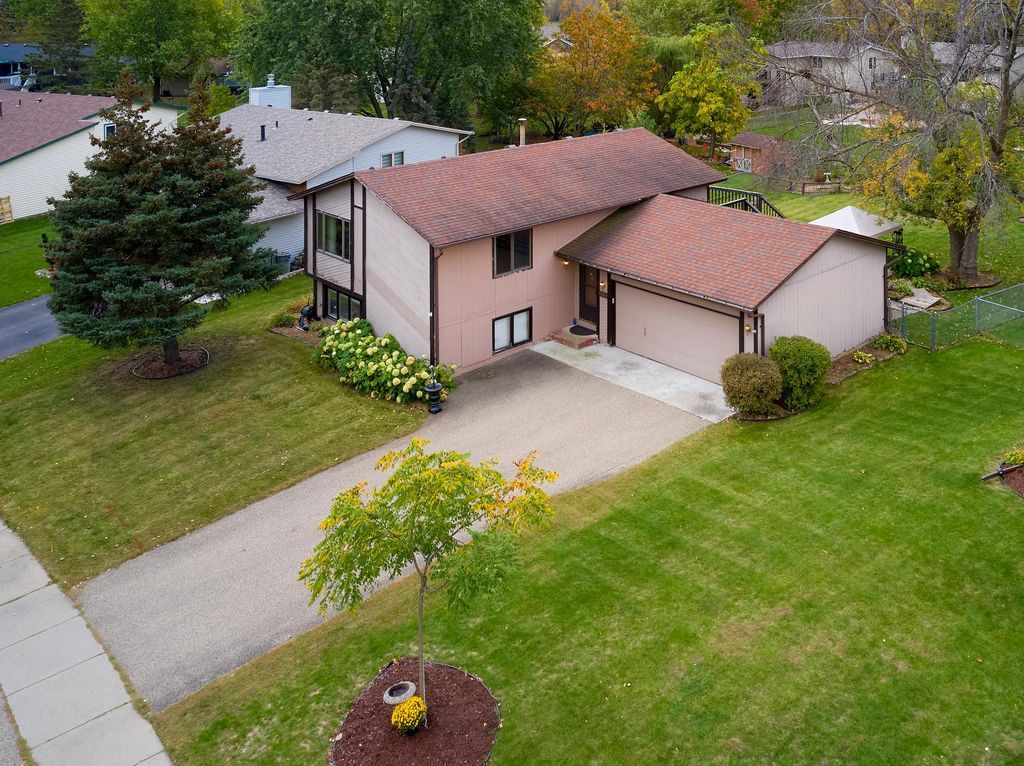 6342 Whispering Oaks Drive, Eden Prairie, MN 55346 — exterior