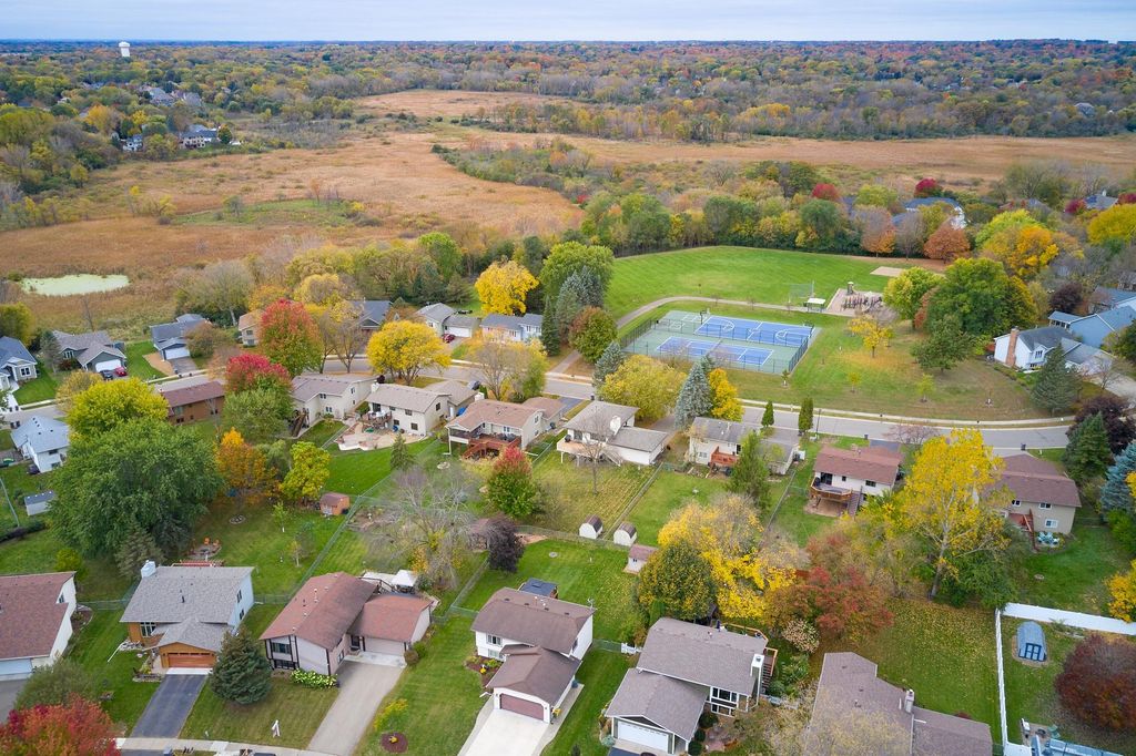 6342 Whispering Oaks Drive, Eden Prairie, MN 55346 — photo 2