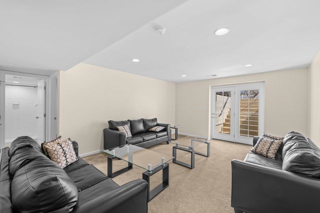 4517 BRIARWOOD DR, Charlottesville, VA 22911