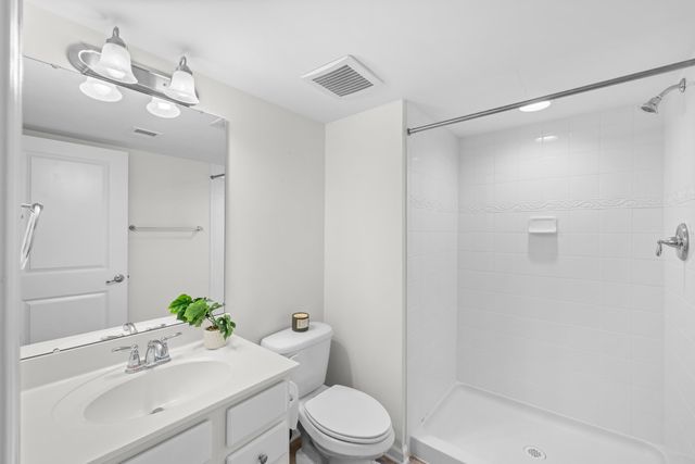 4517 BRIARWOOD DR, Charlottesville, VA 22911