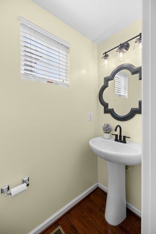 4517 BRIARWOOD DR, Charlottesville, VA 22911