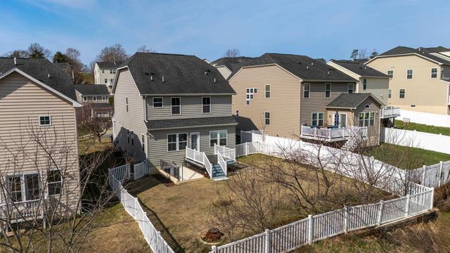 4517 BRIARWOOD DR, Charlottesville, VA 22911