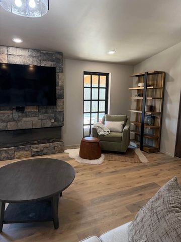 226 1st St, Altamont, TN 37301