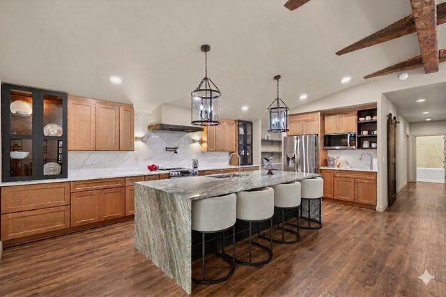 226 1st St, Altamont, TN 37301