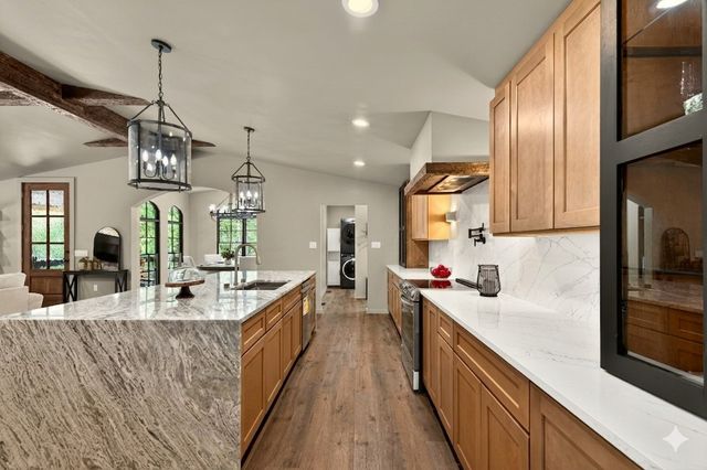 226 1st St, Altamont, TN 37301