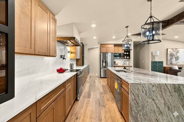 226 1st St, Altamont, TN 37301
